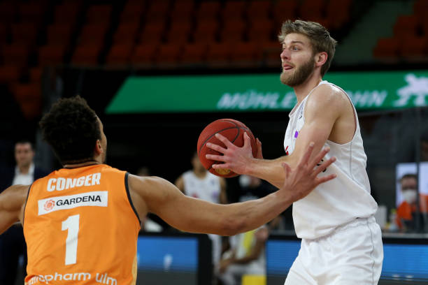 三人篮球作 三人篮球作